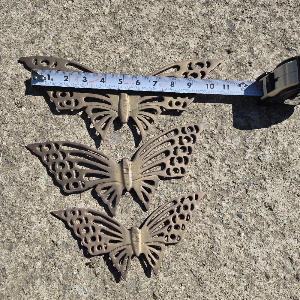 Vintage brass butterfly wall decor pieces mid-century cottage core. Lot Of 3 - Picture 4 of 12